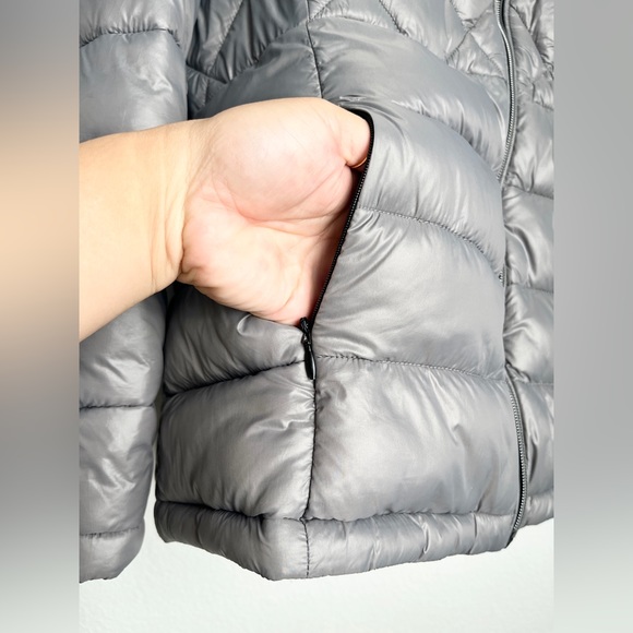 Noize Kerri Gray Puffer Hooded Jacket Women’s Size XL Lightweight Cruelty Free. - Picture 5 of 13